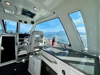 Pre-Owned 2018 Boston whaler 345 Pilothouse for Sale | Vancouver, BC | M&P Yacht Centre | 6a7bf7007b423383bf0c4788