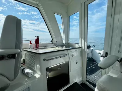Pre-Owned 2018 Boston whaler 345 Pilothouse for Sale | Vancouver, BC | M&P Yacht Centre | 6a7bf7007b423383bf0c4788