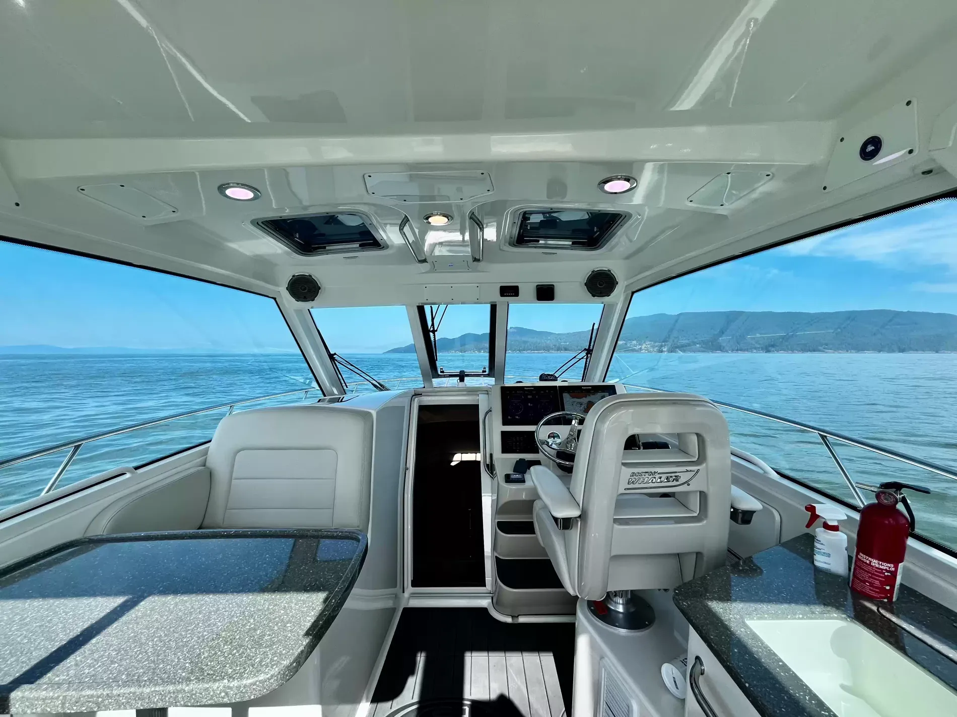 Pre-Owned 2018 Boston whaler 345 Pilothouse for Sale | Vancouver, BC | M&P Yacht Centre | 6a7bf7007b423383bf0c4788