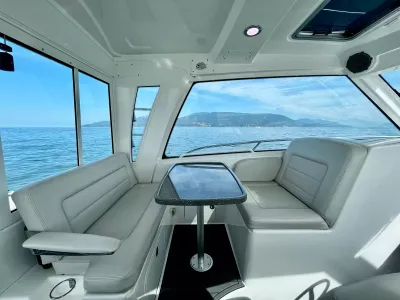 Pre-Owned 2018 Boston whaler 345 Pilothouse for Sale | Vancouver, BC | M&P Yacht Centre | 6a7bf7007b423383bf0c4788
