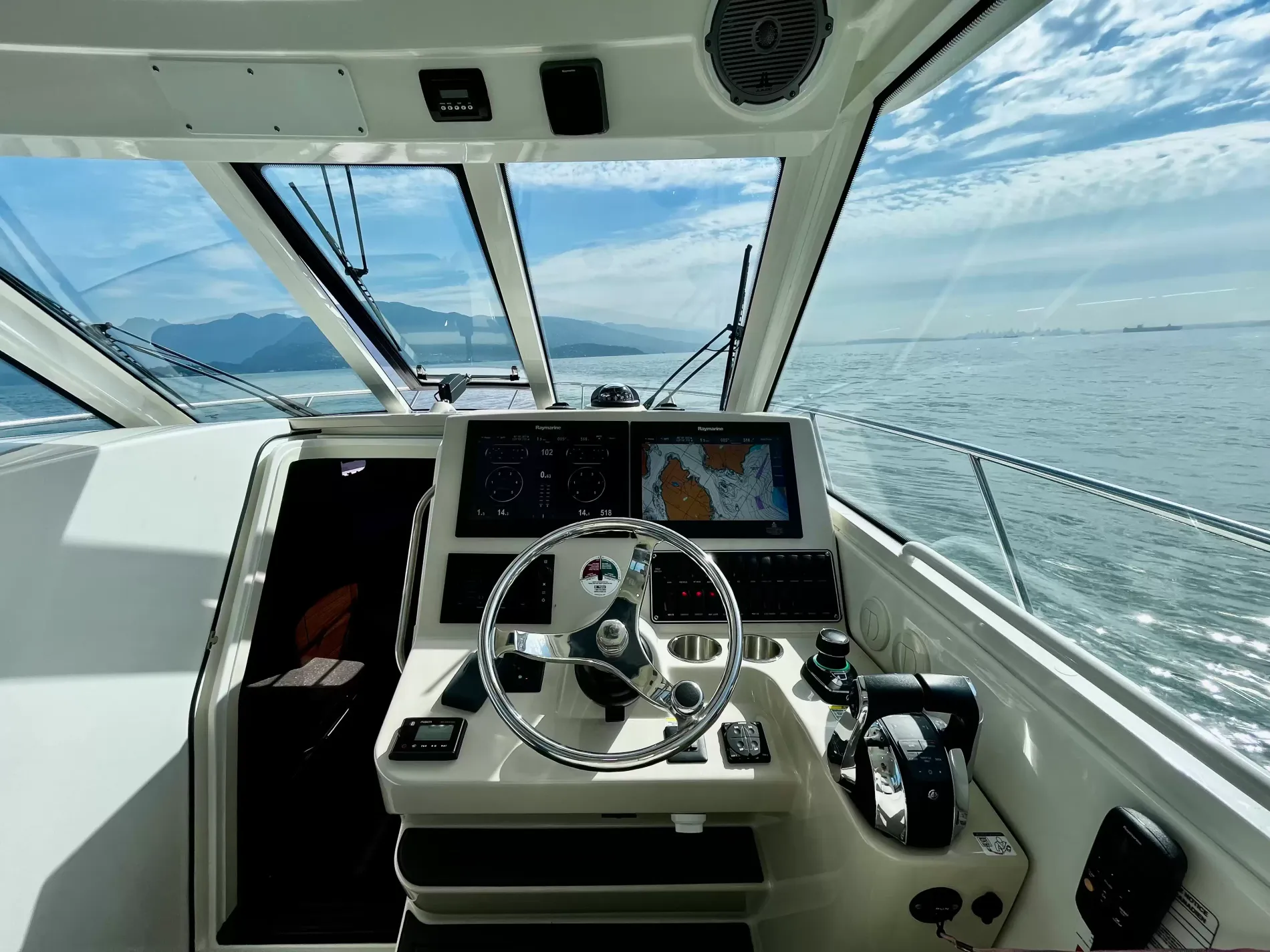 Pre-Owned 2018 Boston whaler 345 Pilothouse for Sale | Vancouver, BC | M&P Yacht Centre | 6a7bf7007b423383bf0c4788