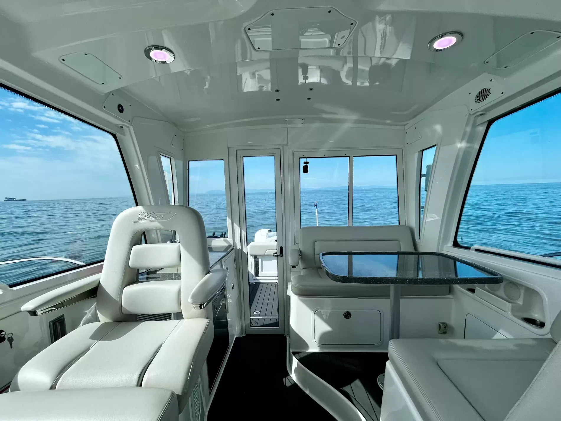 Pre-Owned 2018 Boston whaler 345 Pilothouse for Sale | Vancouver, BC | M&P Yacht Centre | 6a7bf7007b423383bf0c4788