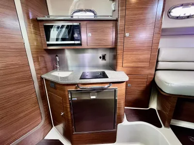 Pre-Owned 2018 Boston whaler 345 Pilothouse for Sale | Vancouver, BC | M&P Yacht Centre | 6a7bf7007b423383bf0c4788