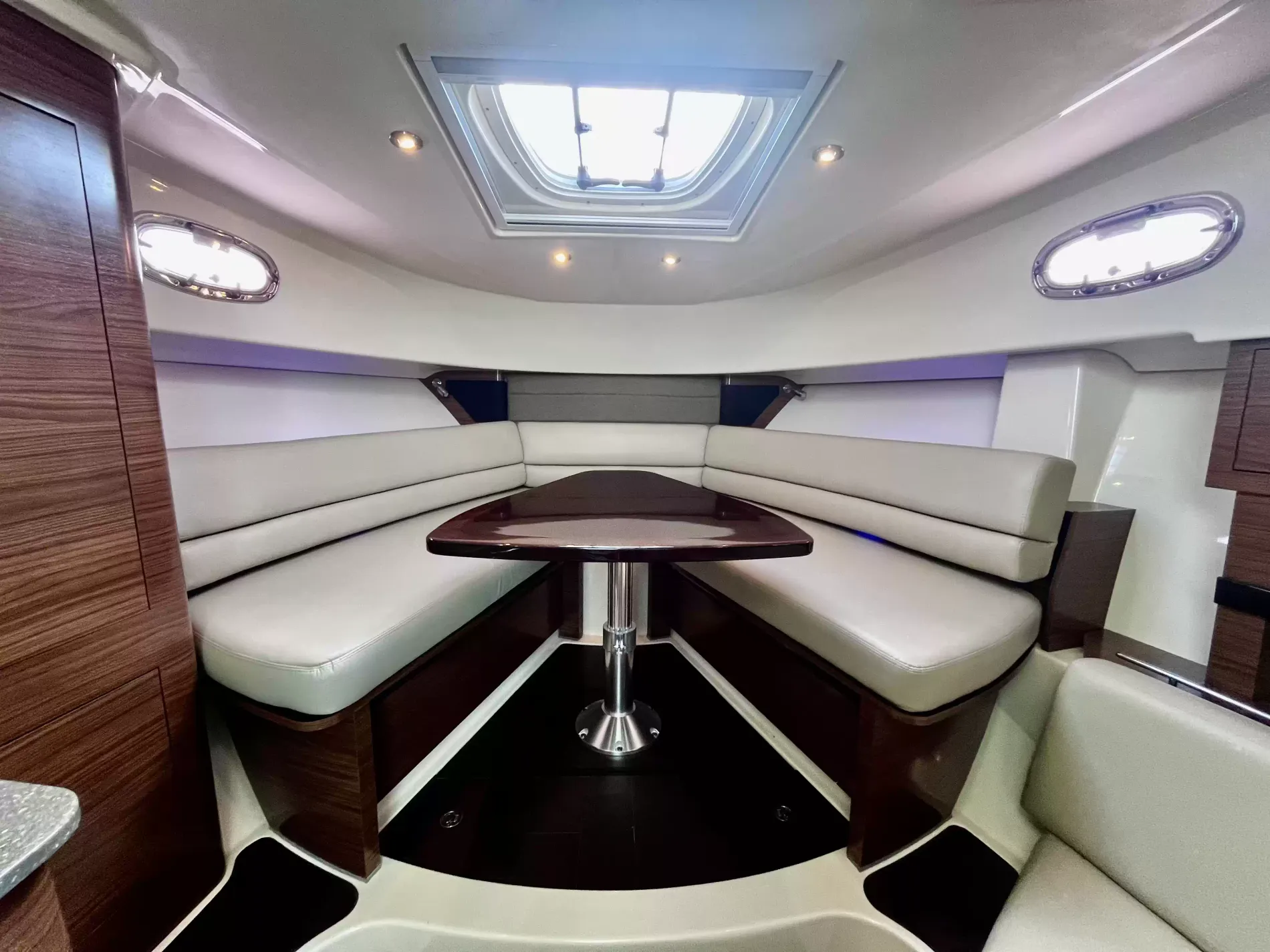 Pre-Owned 2018 Boston whaler 345 Pilothouse for Sale | Vancouver, BC | M&P Yacht Centre | 6a7bf7007b423383bf0c4788