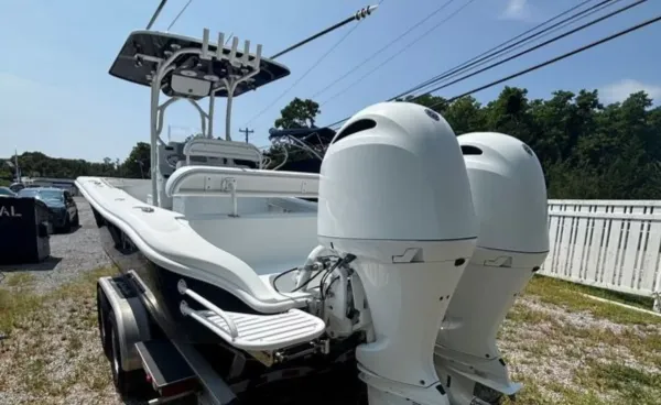 2021 Yellowfin 26 HYBRID detail image 3