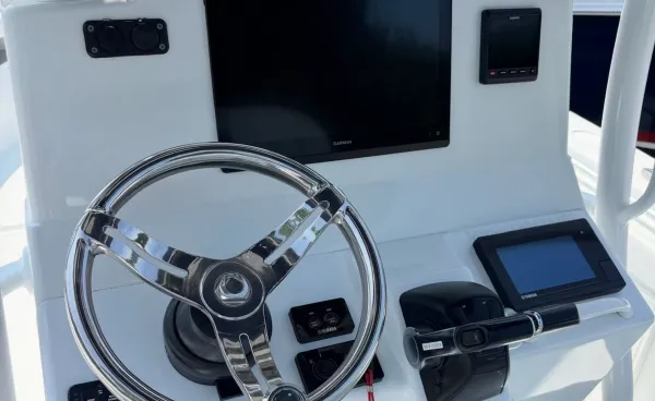 2021 Yellowfin 26 HYBRID detail image 14