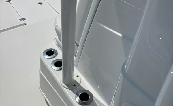 2021 Yellowfin 26 HYBRID detail image 16