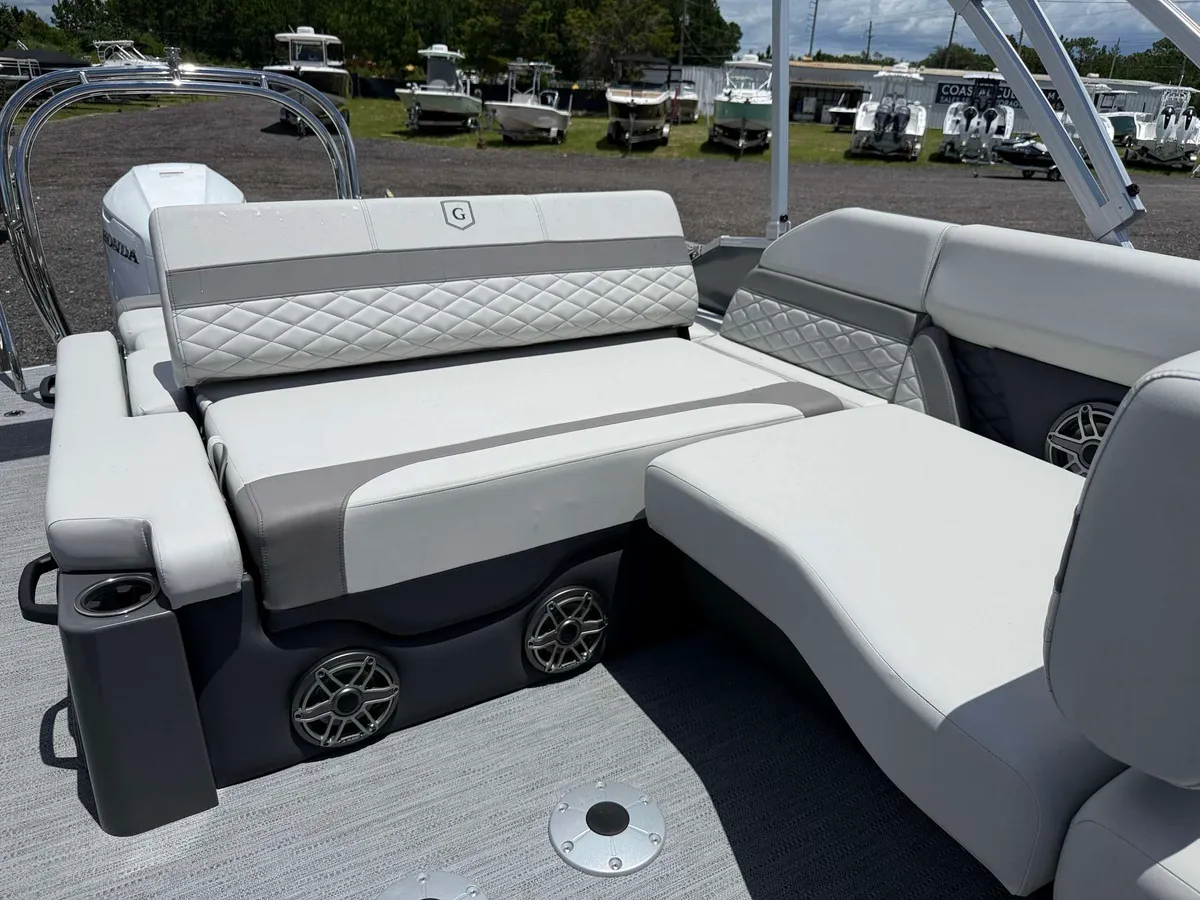 2027 Monaco 235SFL