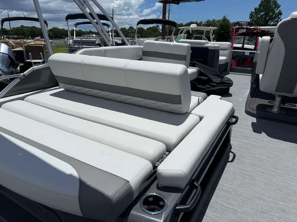 2027 Monaco 235SFL