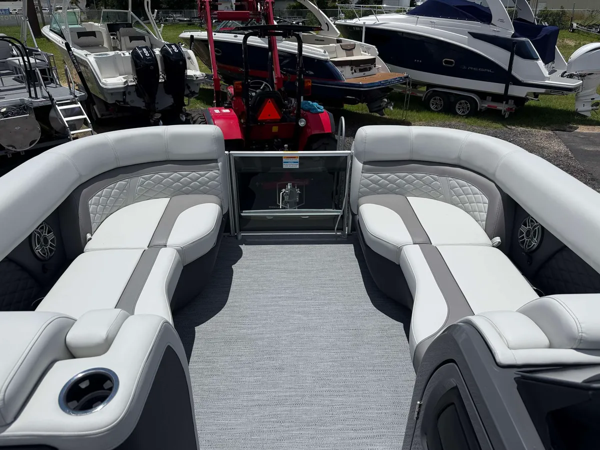 2027 Monaco 235SFL