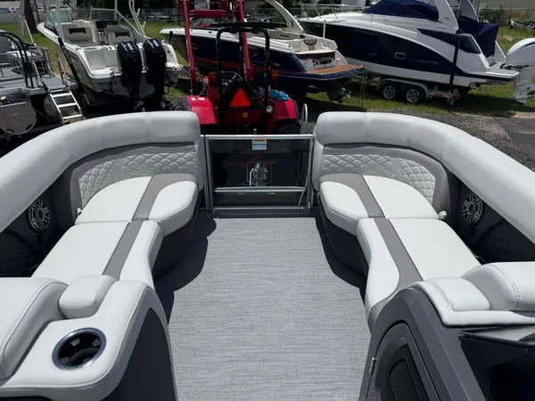 2027 Monaco 235SFL
