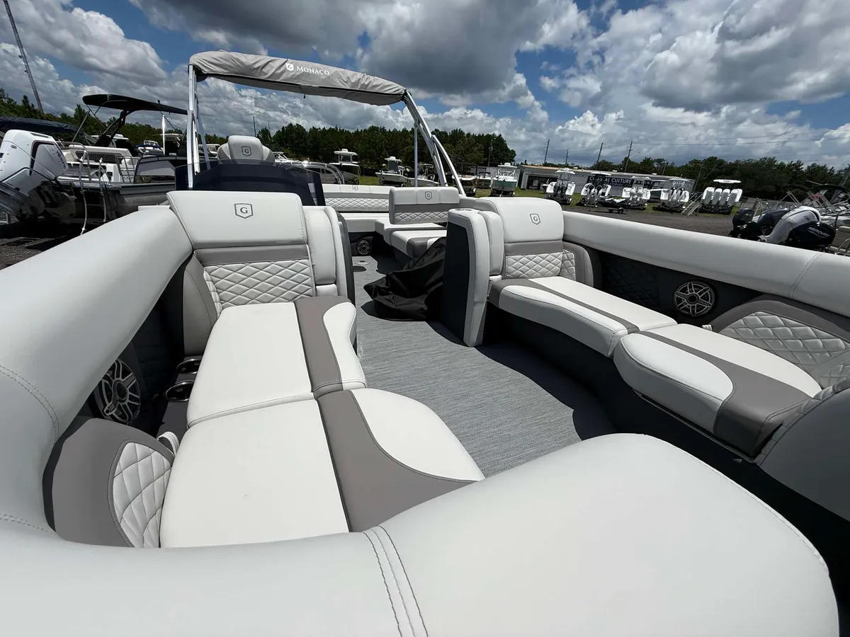 2027 Monaco 235SFL