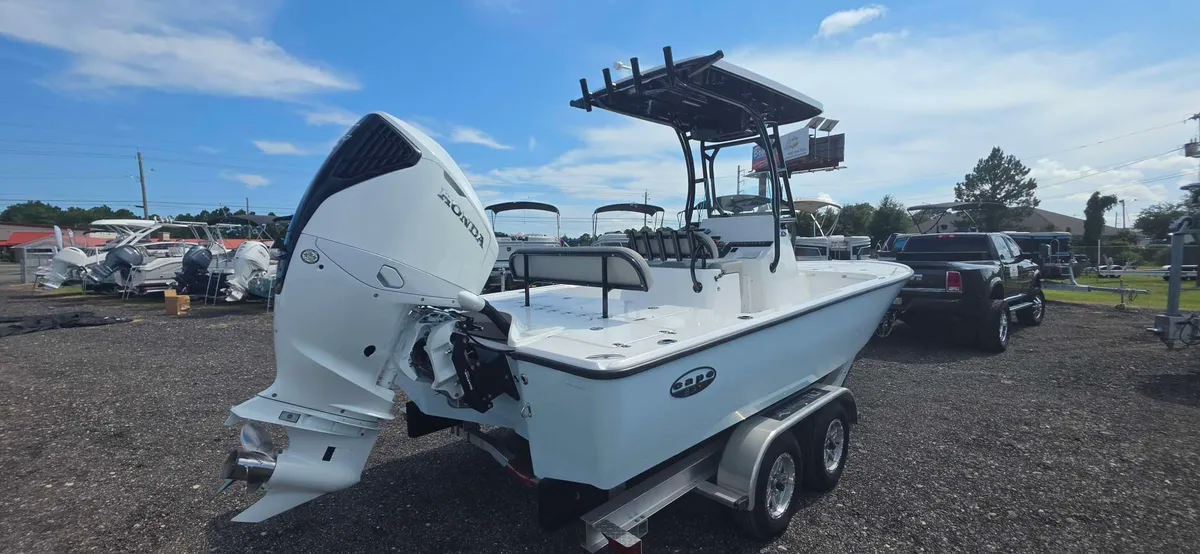 2027 Cape horn 23 CAPE BAY