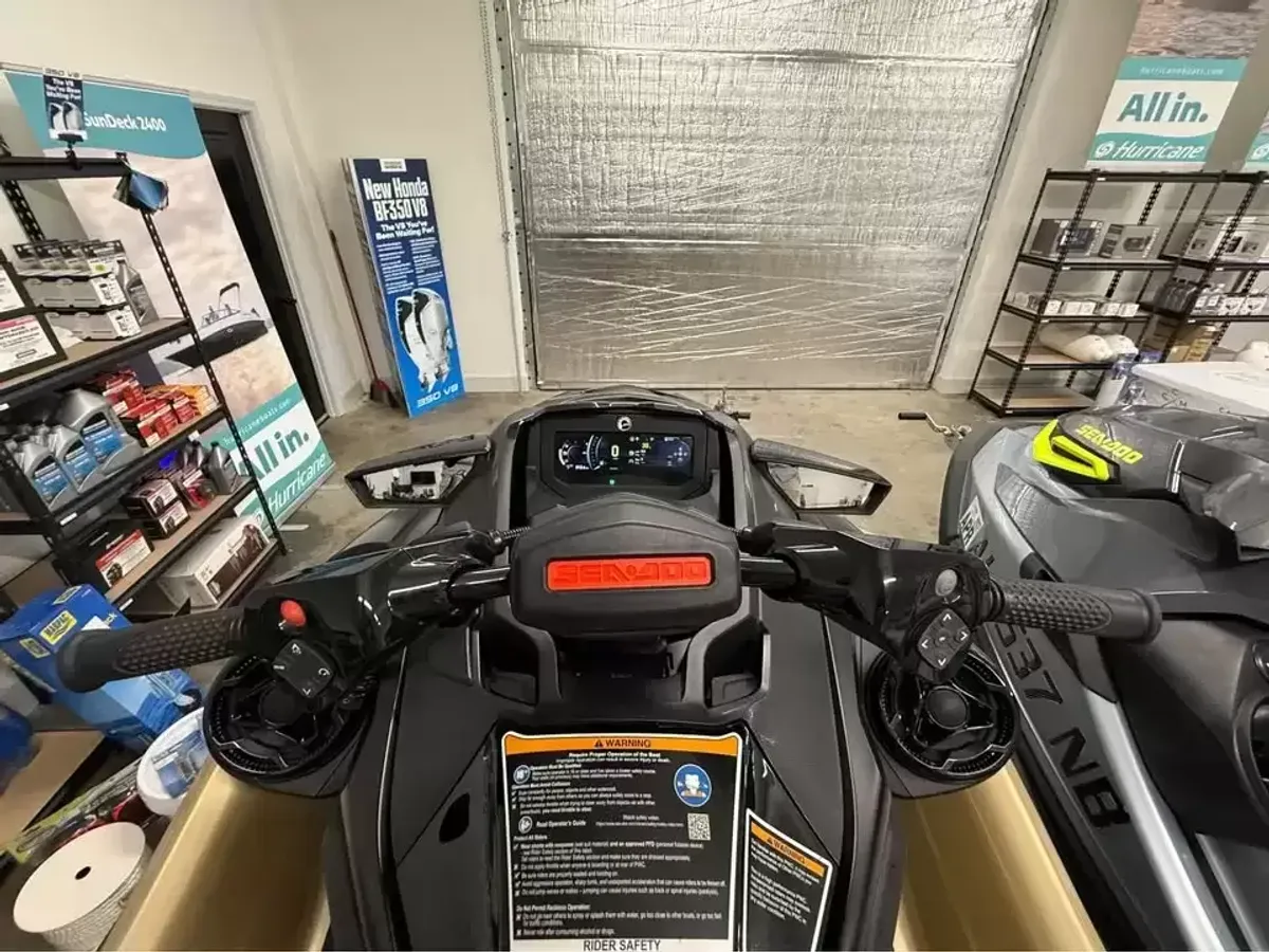 2025 Seadoo RXT-X 325