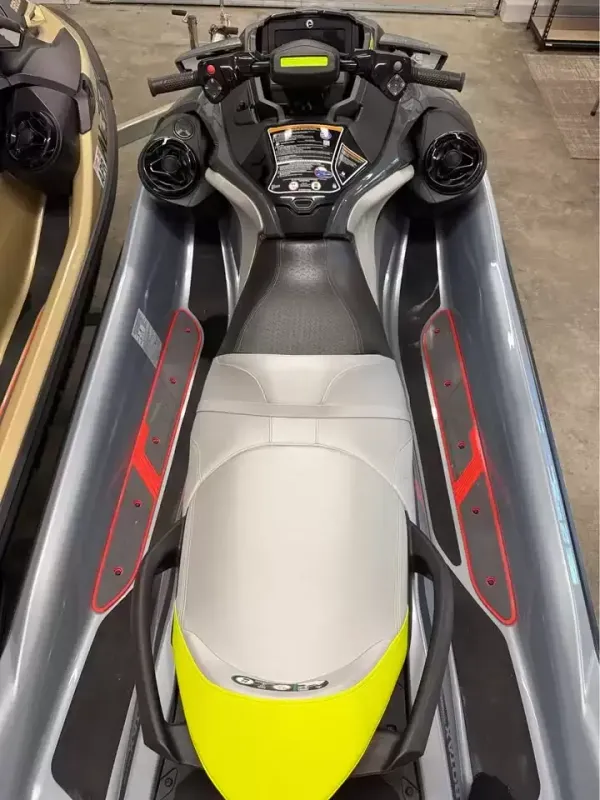 2025 Seadoo RXT-X 325
