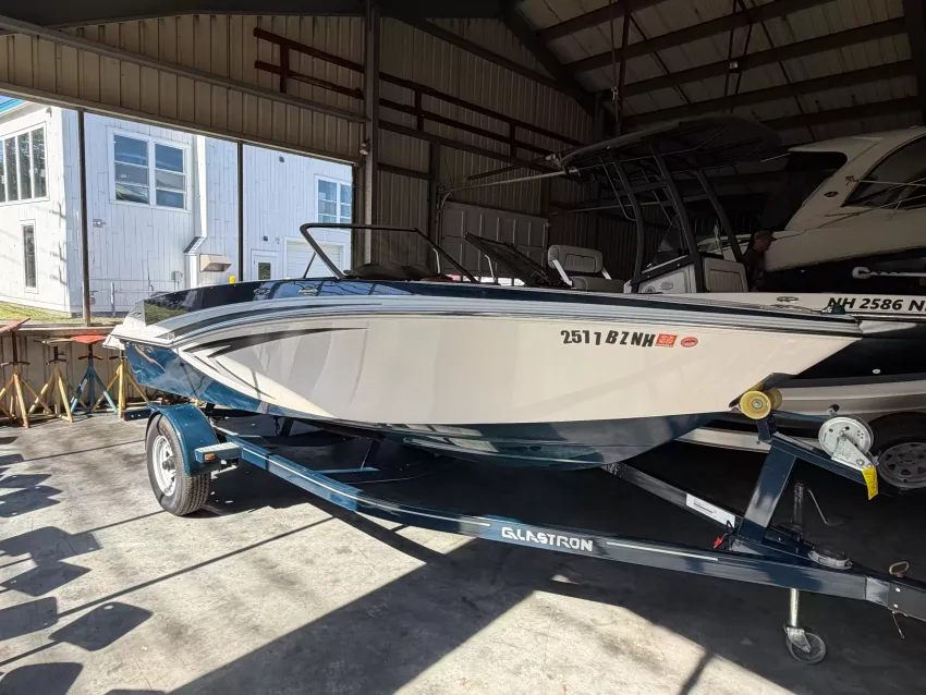 2016 Glastron 1850