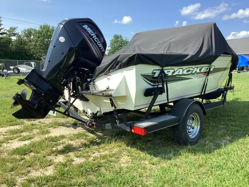2018 Tracker PRO GUIDE V1650