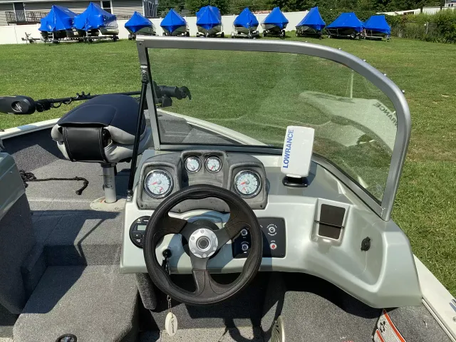 2018 Tracker PRO GUIDE V165-8