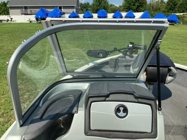 2018 Tracker PRO GUIDE V165-9