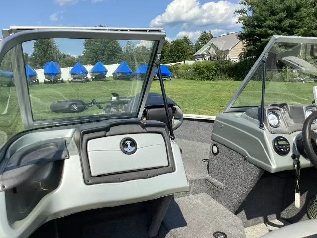2018 Tracker PRO GUIDE V165-10