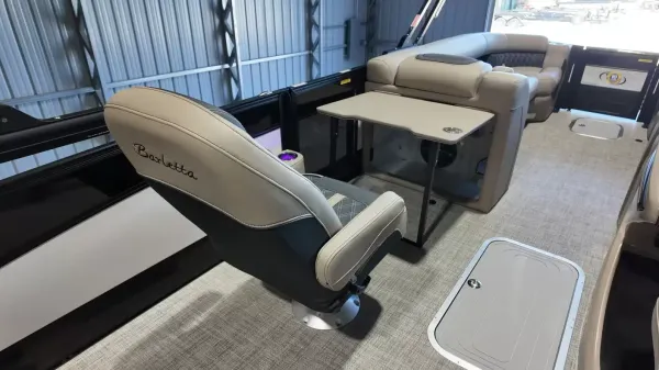 2027 Barletta Lusso 25UC-55