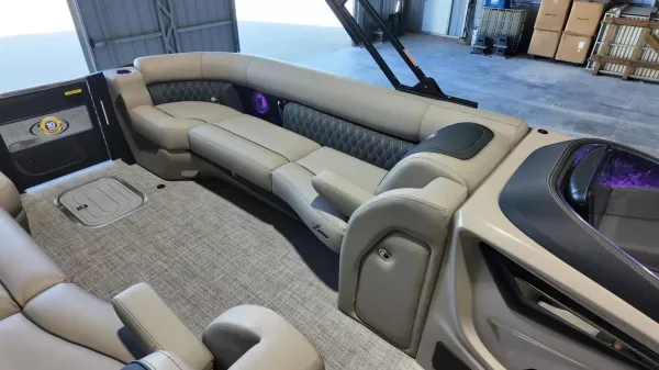 2027 Barletta Lusso 25UC-32