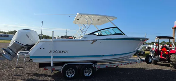 2021 Blackfin 272 DC