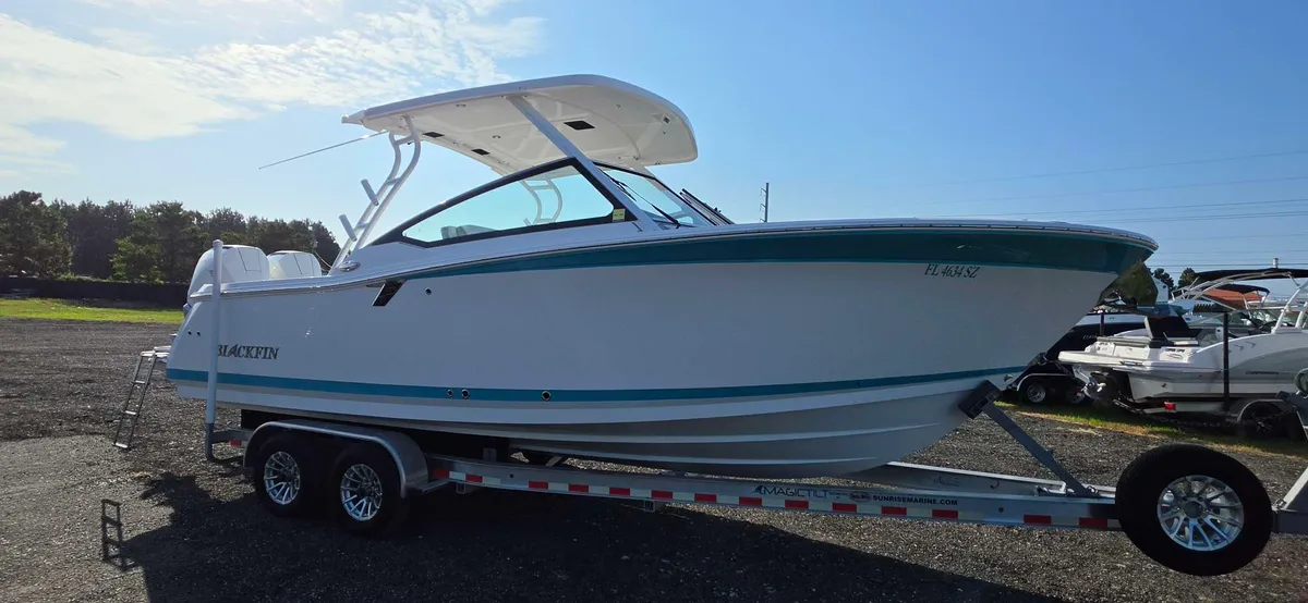 2021 Blackfin 272 DC