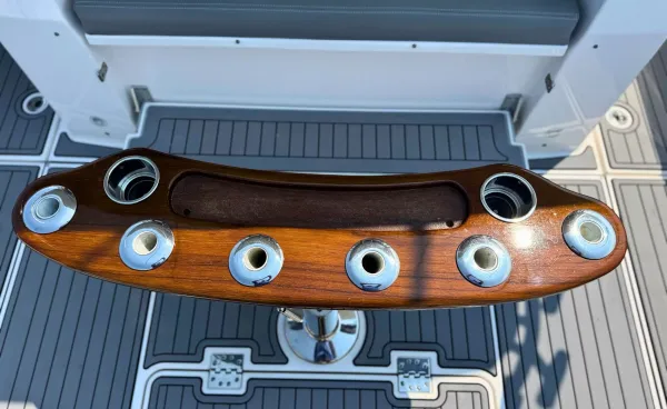 2023 Everglades 455 CC detail image 21