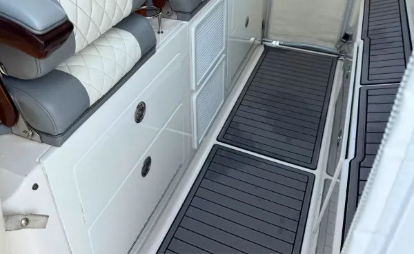 2023 Everglades 455 CC detail image 30