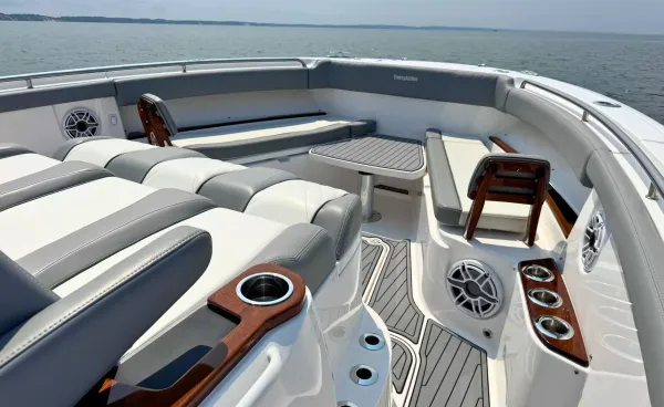 2023 Everglades 455 CC detail image 39