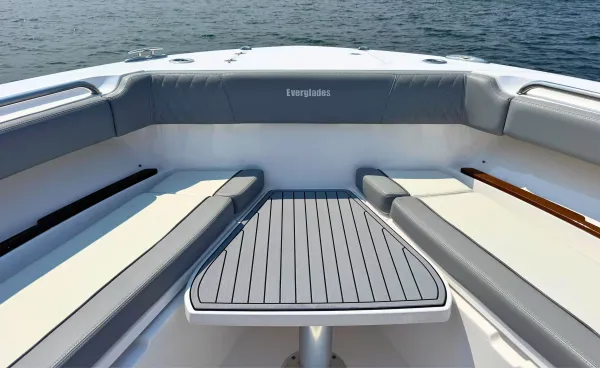 2023 Everglades 455 CC detail image 45