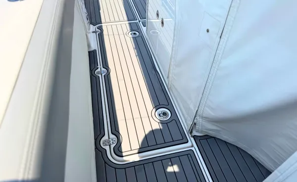 2023 Everglades 455 CC detail image 50