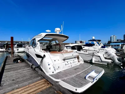Pre-Owned 2018 Sea ray Sundancer 350 Coupe for Sale | Vancouver, BC | M&P Yacht Centre | 6a7bff4a7dff9dfbb50888a8