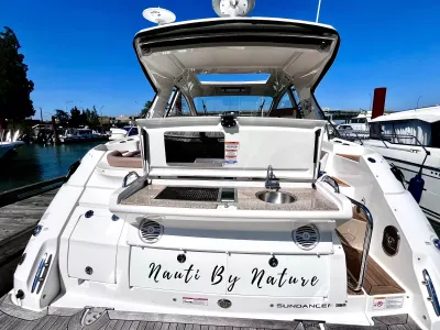 Pre-Owned 2018 Sea ray Sundancer 350 Coupe for Sale | Vancouver, BC | M&P Yacht Centre | 6a7bff4a7dff9dfbb50888a8