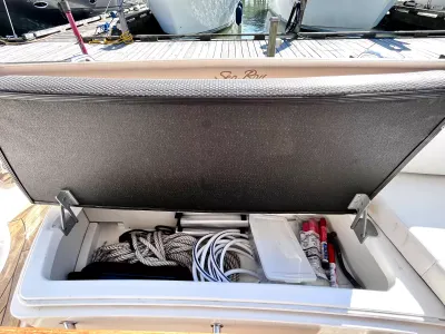 Pre-Owned 2018 Sea ray Sundancer 350 Coupe for Sale | Vancouver, BC | M&P Yacht Centre | 6a7bff4a7dff9dfbb50888a8