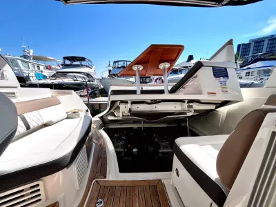 Pre-Owned 2018 Sea ray Sundancer 350 Coupe for Sale | Vancouver, BC | M&P Yacht Centre | 6a7bff4a7dff9dfbb50888a8