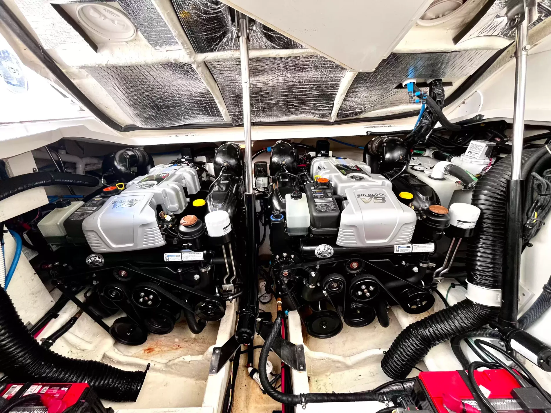 Pre-Owned 2018 Sea ray Sundancer 350 Coupe for Sale | Vancouver, BC | M&P Yacht Centre | 6a7bff4a7dff9dfbb50888a8