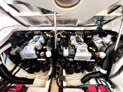 Pre-Owned 2018 Sea ray Sundancer 350 Coupe for Sale | Vancouver, BC | M&P Yacht Centre | 6a7bff4a7dff9dfbb50888a8
