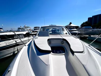 Pre-Owned 2018 Sea ray Sundancer 350 Coupe for Sale | Vancouver, BC | M&P Yacht Centre | 6a7bff4a7dff9dfbb50888a8