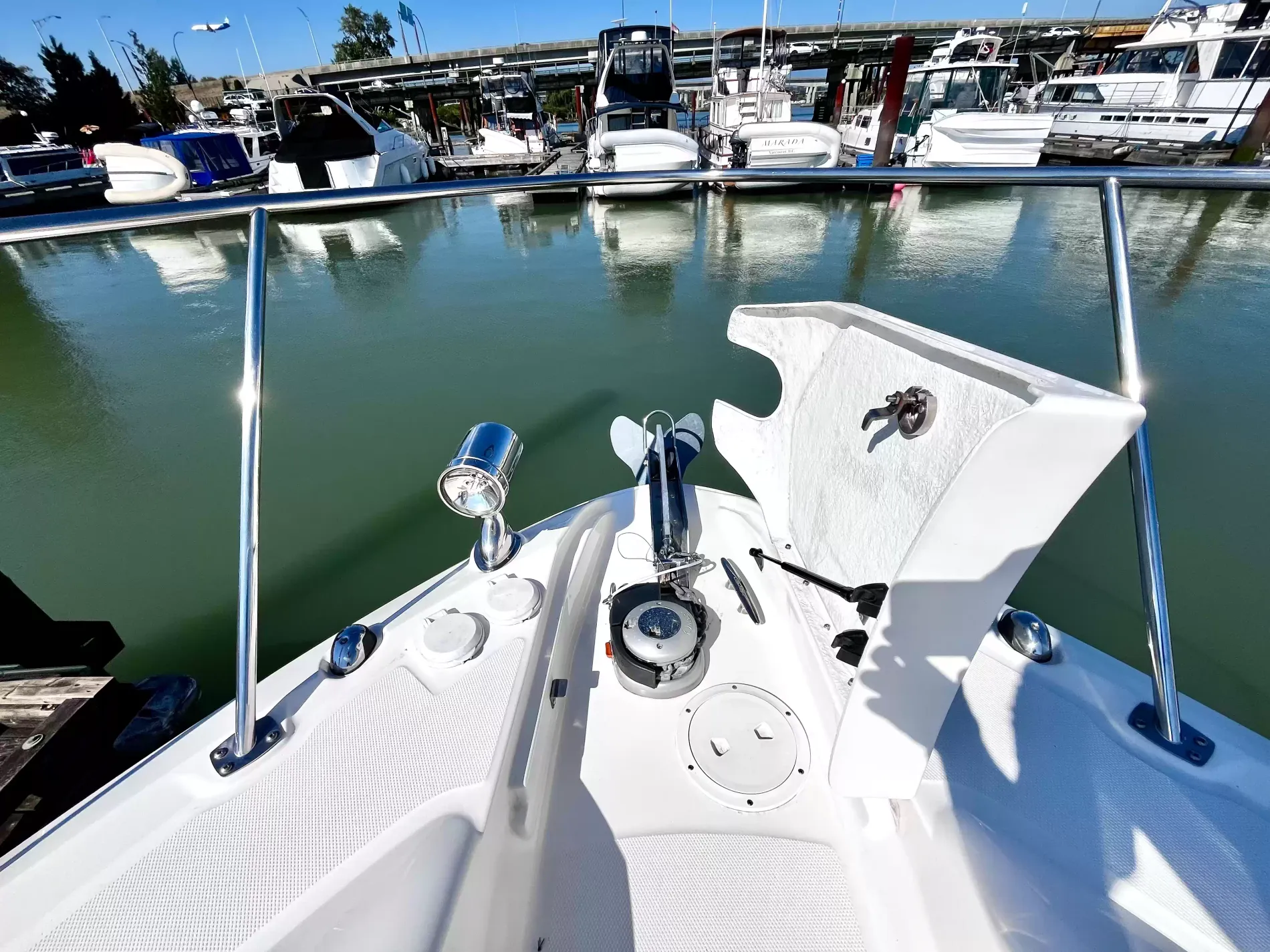Pre-Owned 2018 Sea ray Sundancer 350 Coupe for Sale | Vancouver, BC | M&P Yacht Centre | 6a7bff4a7dff9dfbb50888a8