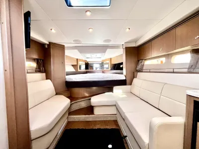 Pre-Owned 2018 Sea ray Sundancer 350 Coupe for Sale | Vancouver, BC | M&P Yacht Centre | 6a7bff4a7dff9dfbb50888a8