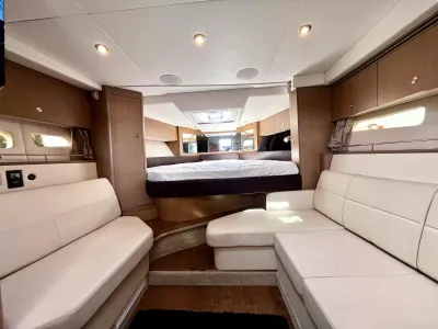 Pre-Owned 2018 Sea ray Sundancer 350 Coupe for Sale | Vancouver, BC | M&P Yacht Centre | 6a7bff4a7dff9dfbb50888a8