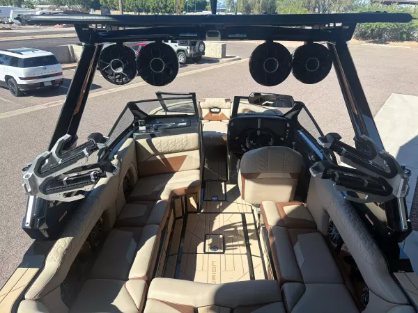 boat-detail-slider-thumb-3