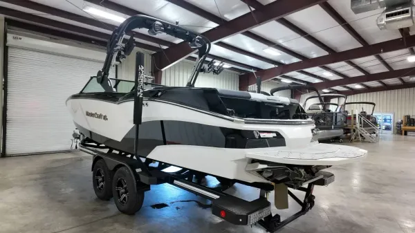 2027 Mastercraft NXT24-17