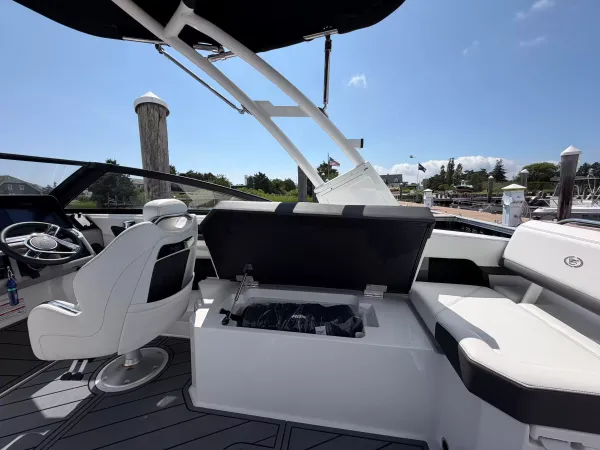 2027 Cobalt R6 OB detail image 14