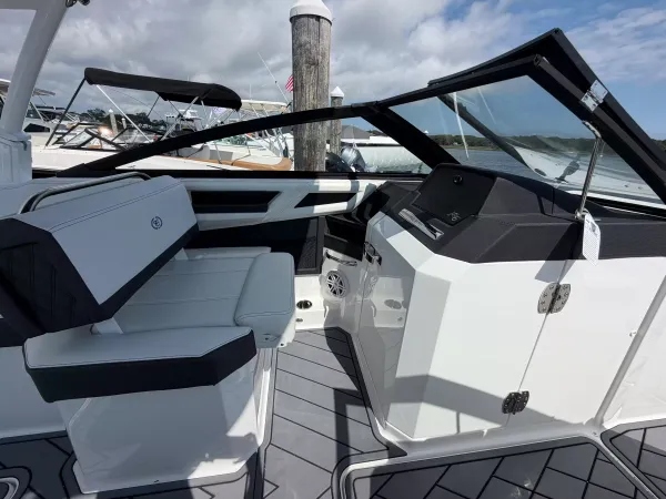 2027 Cobalt R6 OB detail image 19