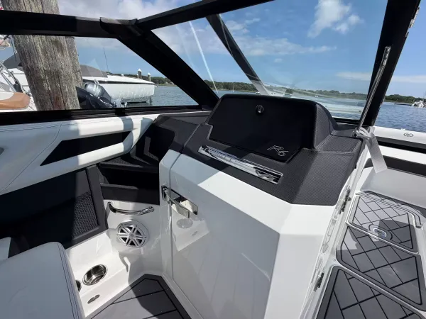2027 Cobalt R6 OB detail image 20