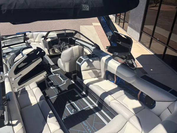 boat-detail-slider-thumb-6