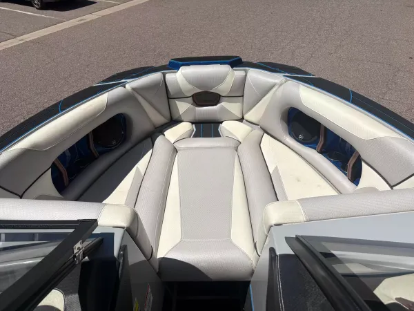boat-detail-slider-thumb-10